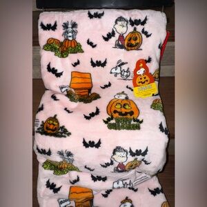🥰 Halloween Peanuts SNOOPY Throw Berskire Pink VelvetLoft Soft & Plush 60” x 70”